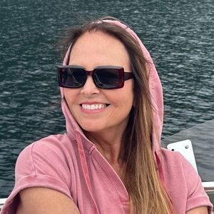 Meet your Posher, Melsnie